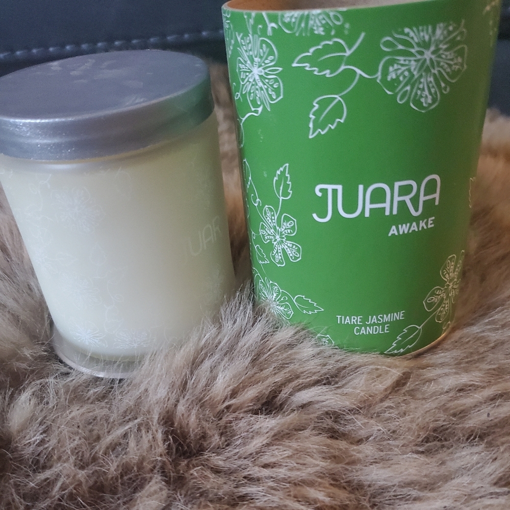 Juara Awake Candle - Green and Cream